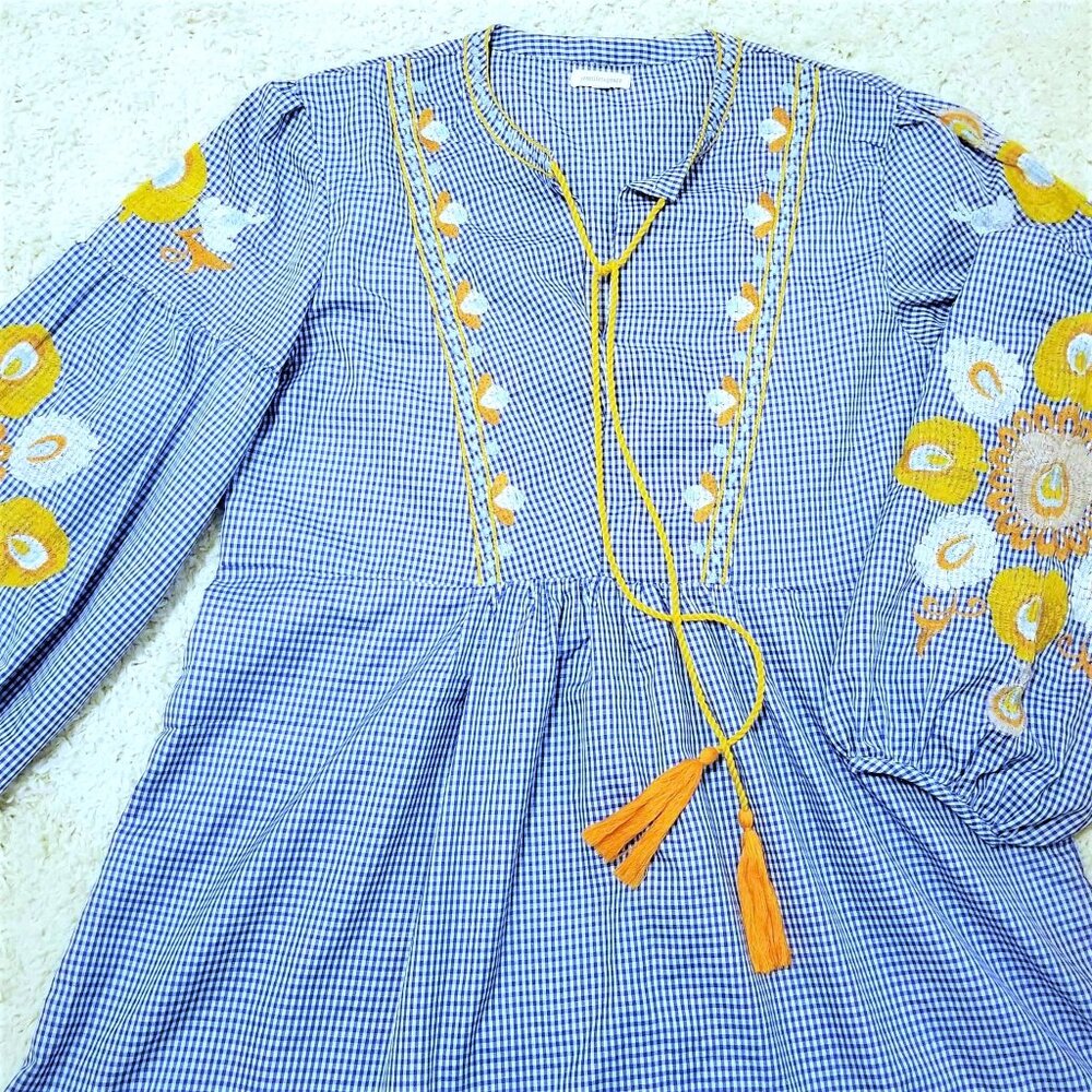 Top, Blouse. Blue & White Gingham. Embroidered. Jennifer & Grace. - Picture 11 of 16